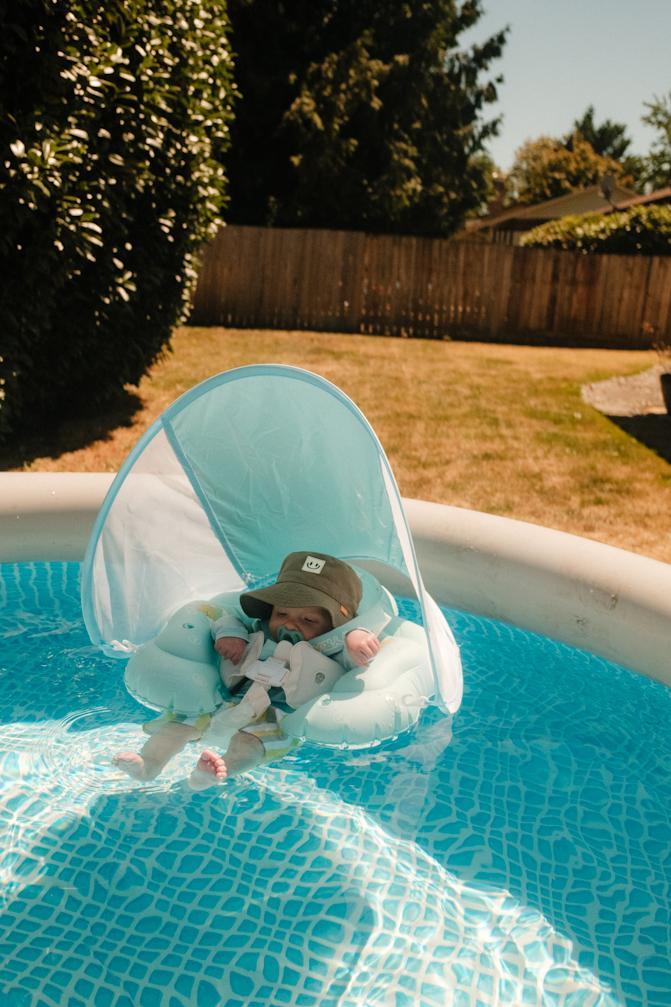 Sawyer pool chillin