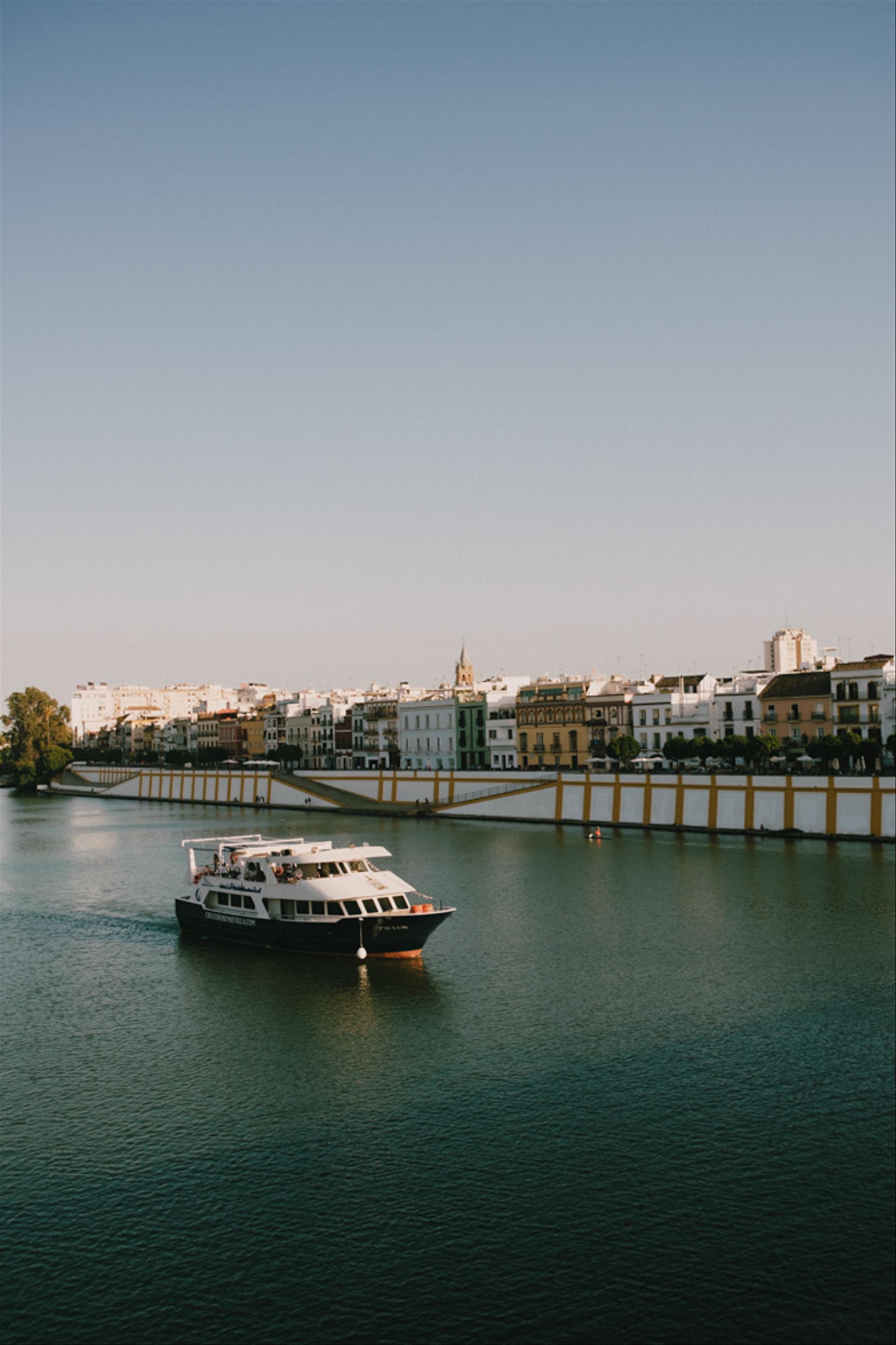 Boat going upriver.