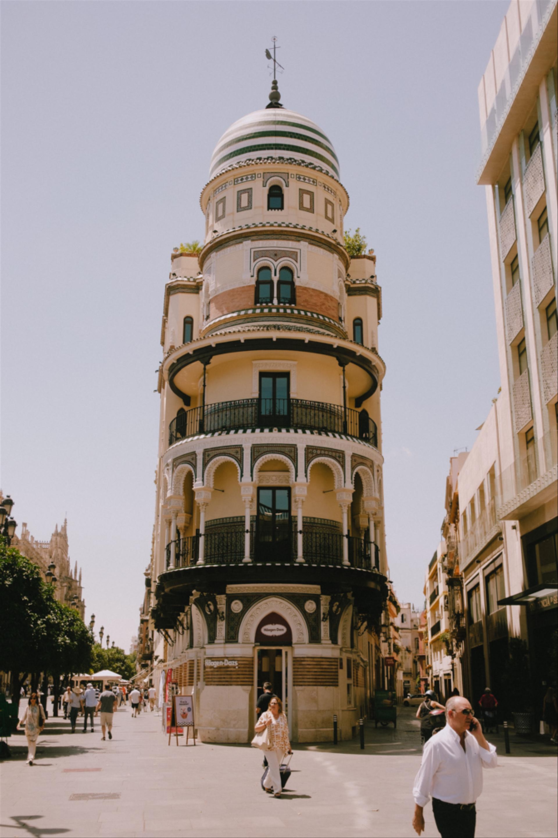 Corner building on Seville street.